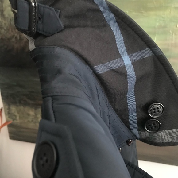 Burberry - London England - down filled trench - Picture 3 of 9